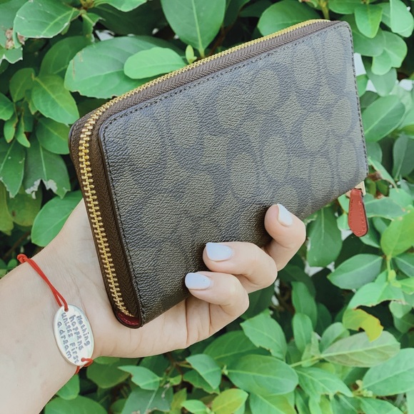 NWT🔥COACH CHEERY WALLET - Picture 2 of 4